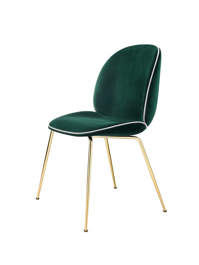 Chaise BEETLE Fully Upholstered avec pieds en laiton de Gubi, Vert Chaise BEETLE Fully Upholstered avec pieds en laiton de Gubi, Vert