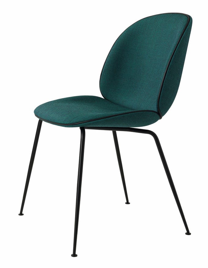 Chaise BEETLE Fully Upholstered avec pieds noir de Gubi, Bleu canard Chaise BEETLE Fully Upholstered avec pieds noir de Gubi, Bleu canard