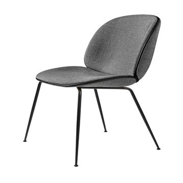 Chaise BEETLE Fully Upholstered avec pieds noir de Gubi, Gris foncé