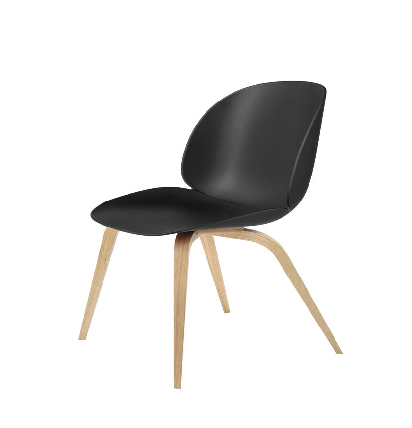 Chaise BEETLE unupholstered Wood base de Gubi, Pieds Chêne, Noir