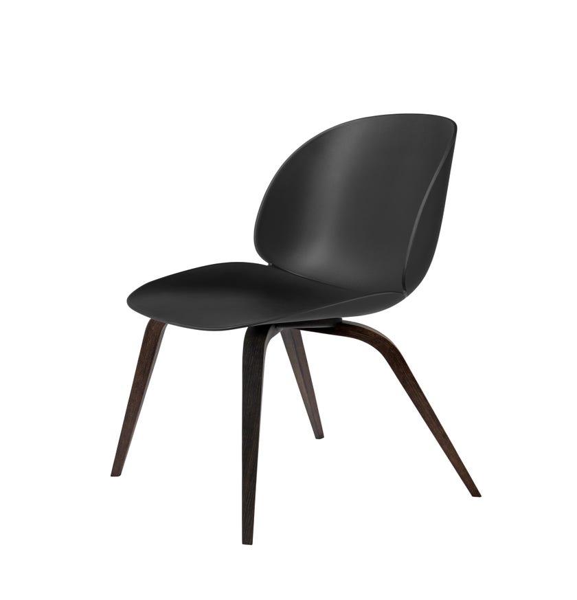 Chaise BEETLE unupholstered Wood base de Gubi, Pieds Chêne Smoke, Noir