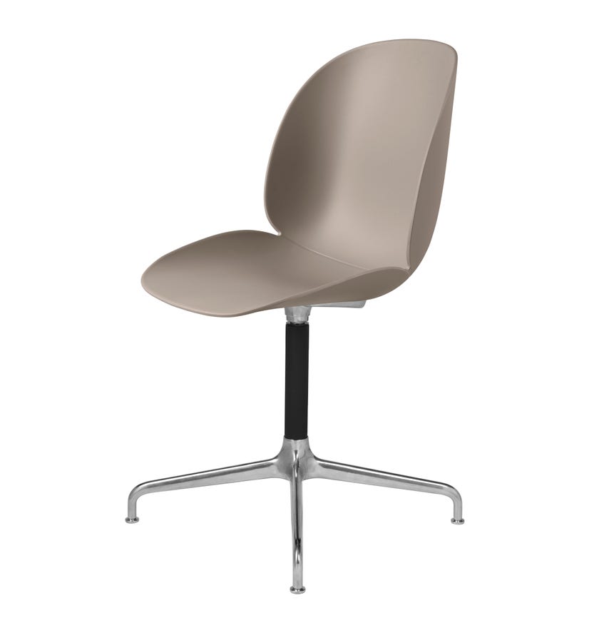 Chaise de bureau BEETLE unupholstered 4 Star base de Gubi, Pieds Aluminium poli et noir, Beige