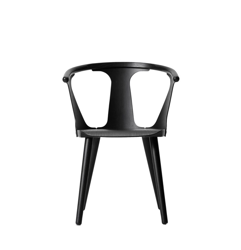 Chaise IN BETWEEN SK1 de &Tradition, Black laquered oak