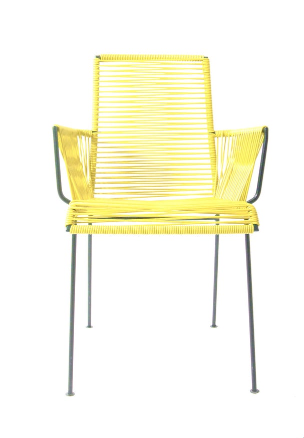 Chaise MAZUNTE COCOON de Boqa avec structure noir, Jaune impérial Chaise MAZUNTE COCOON de Boqa avec structure noir, Jaune impérial