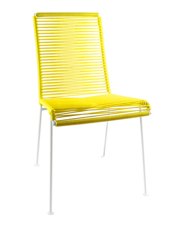 Chaise MAZUNTE de Boqa avec structure blanche, Jaune impérial Chaise MAZUNTE de Boqa avec structure blanche, Jaune impérial