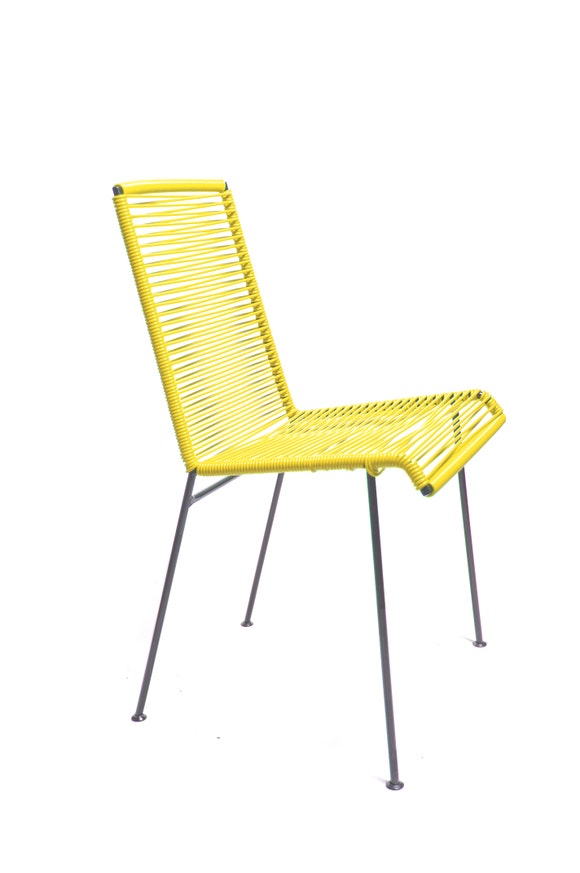 Chaise MAZUNTE de Boqa avec structure noire, Jaune impérial Chaise MAZUNTE de Boqa avec structure noire, Jaune impérial