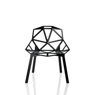 Chaise empilable ONE avec pieds en aluminium anodisé noir de Magis
