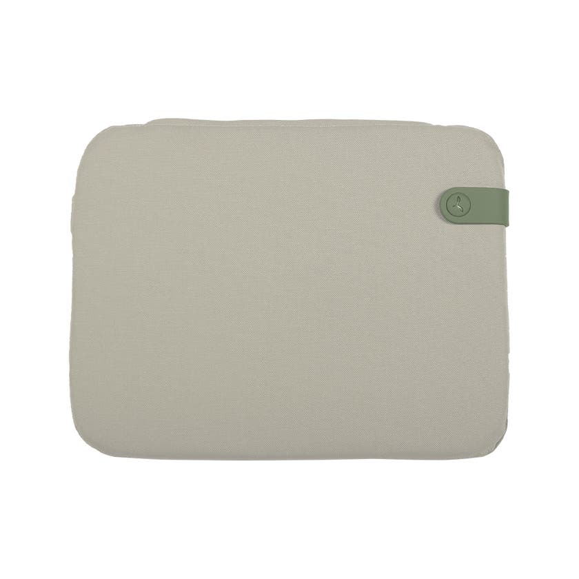 Galette assise BISTRO COLOR MIX de Fermob, ficelle Galette assise BISTRO COLOR MIX de Fermob, ficelle