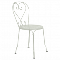Chaise 1900 de Fermob, Gris argile