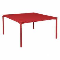 Table CALVI de Fermob, 140 x 140 cm, Coquelicot