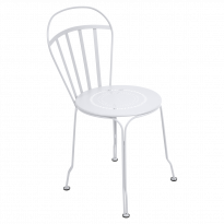 Chaise LOUVRE de Fermob blanc coton
