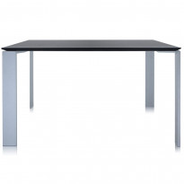 Table FOUR carrée de Kartell, 128 x 128,  Piètement acier coloris aluminium, Plateau noir