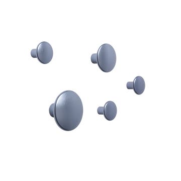 Set de 5 patères THE DOTS METAL de Muuto, Bleu pâle Set de 5 patères THE DOTS METAL de Muuto, Bleu pâle