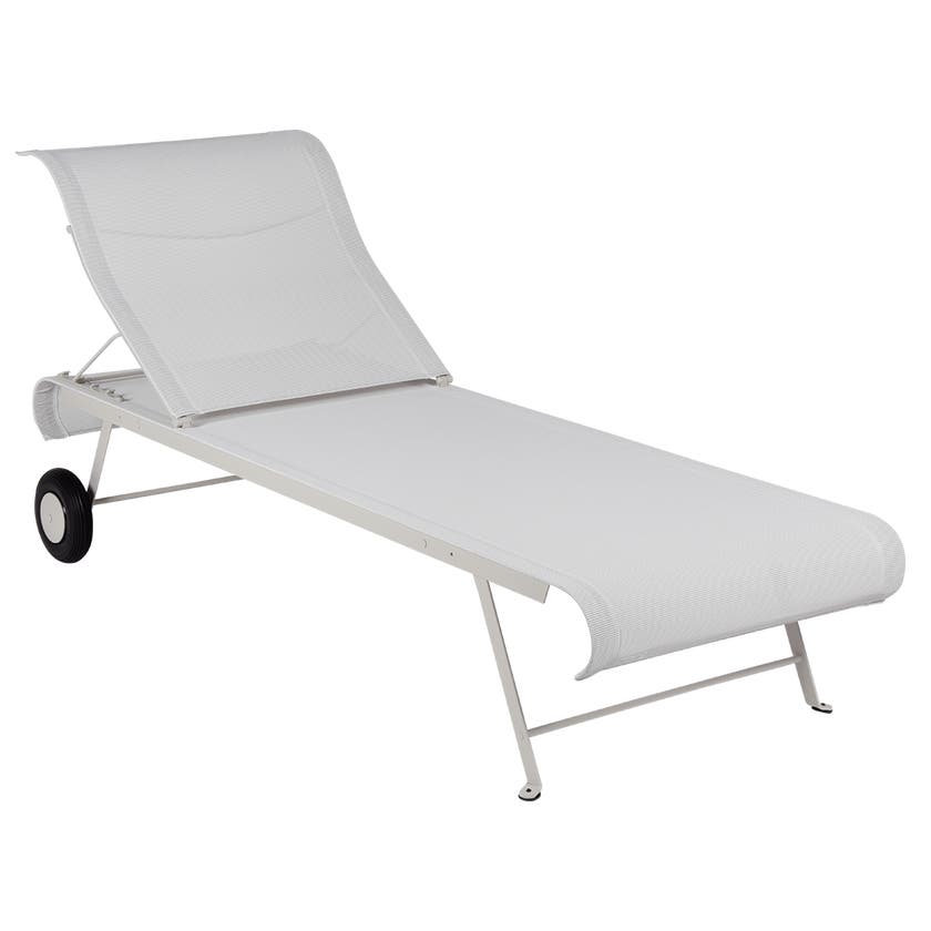 Bain de soleil pliant DUNE de Fermob, Gris argile Stéréo Bain de soleil pliant DUNE de Fermob, Gris argile Stéréo