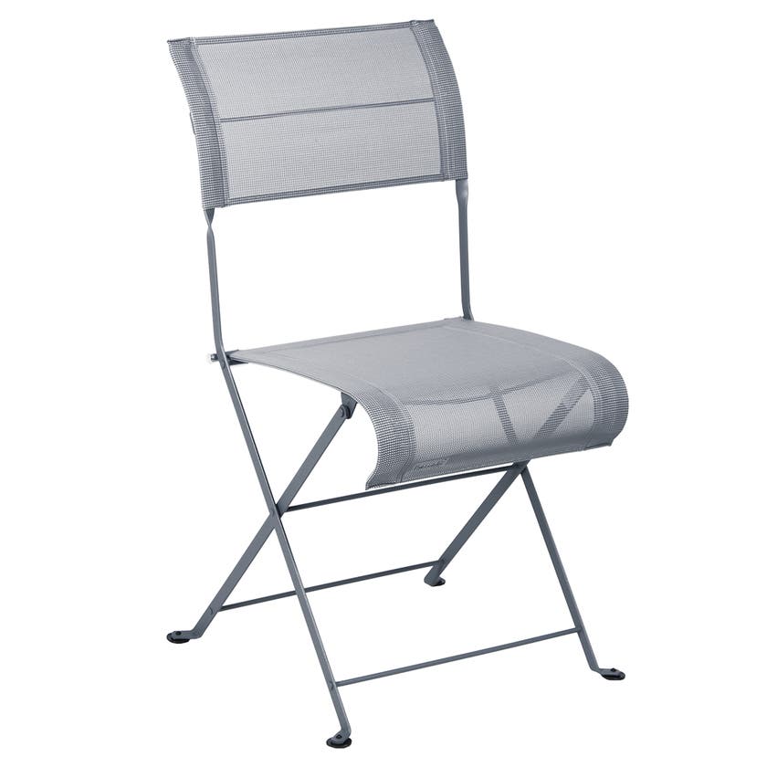 Chaise pliante DUNE PREMIUM de Fermob, Gris orage Stéréo Chaise pliante DUNE PREMIUM de Fermob, Gris orage Stéréo