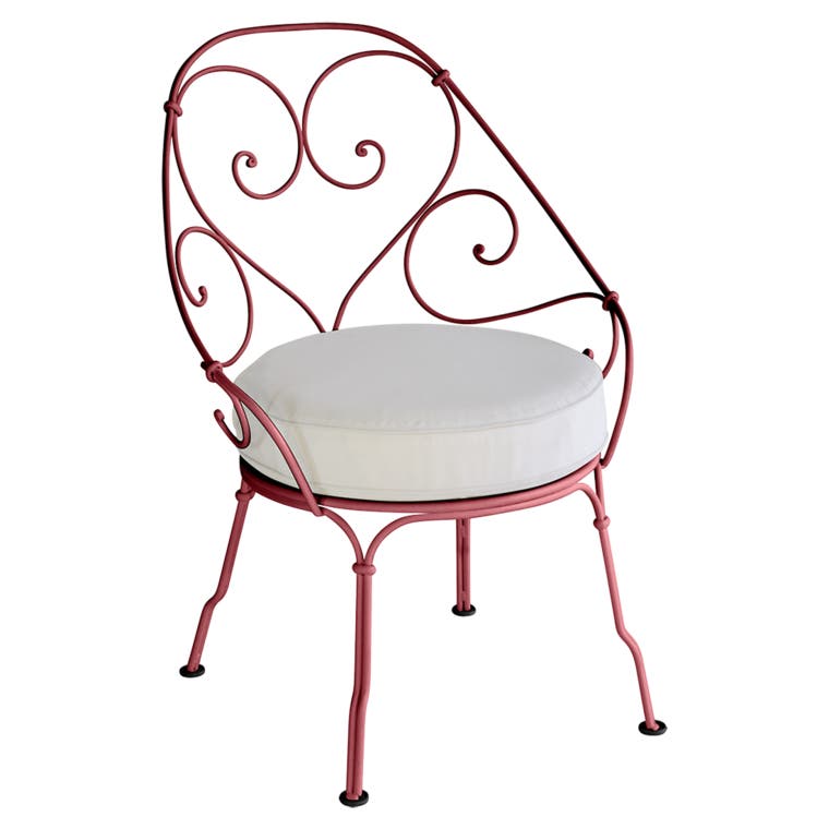 Fauteuil CABRIOLET de Fermob, Coussin blanc grisé, Piment Fauteuil CABRIOLET de Fermob, Coussin blanc grisé, Piment