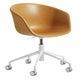 Fauteuil AAC53 de Hay, Piétement en aluminium teinté blanc, Sense cognac