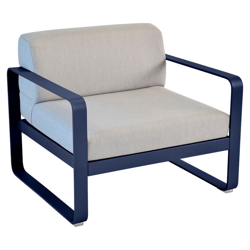 Fauteuil BELLEVIE de Fermob, Coussin Gris flanelle, Bleu abysse Fauteuil BELLEVIE de Fermob, Coussin Gris flanelle, Bleu abysse
