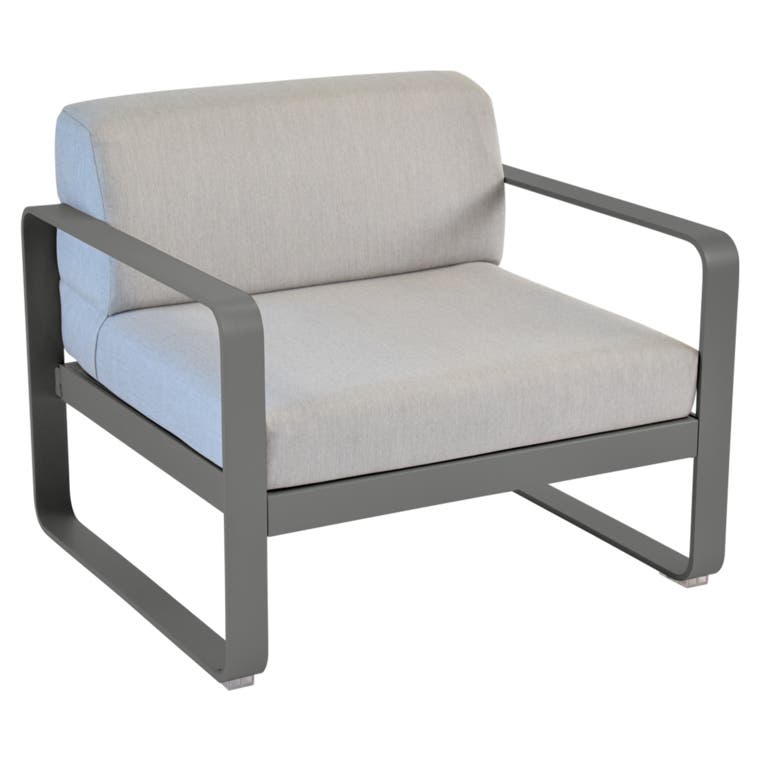 Fauteuil BELLEVIE de Fermob, Coussin Gris flanelle, Réglisse Fauteuil BELLEVIE de Fermob, Coussin Gris flanelle, Réglisse