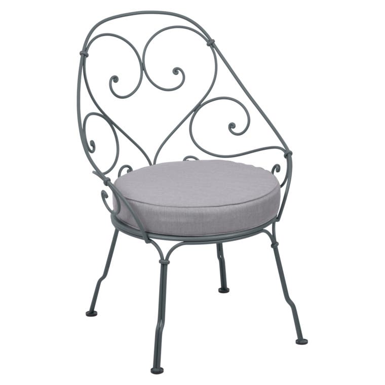 Fauteuil CABRIOLET de Fermob, Coussin Gris flanelle, Gris orage Fauteuil CABRIOLET de Fermob, Coussin Gris flanelle, Gris orage