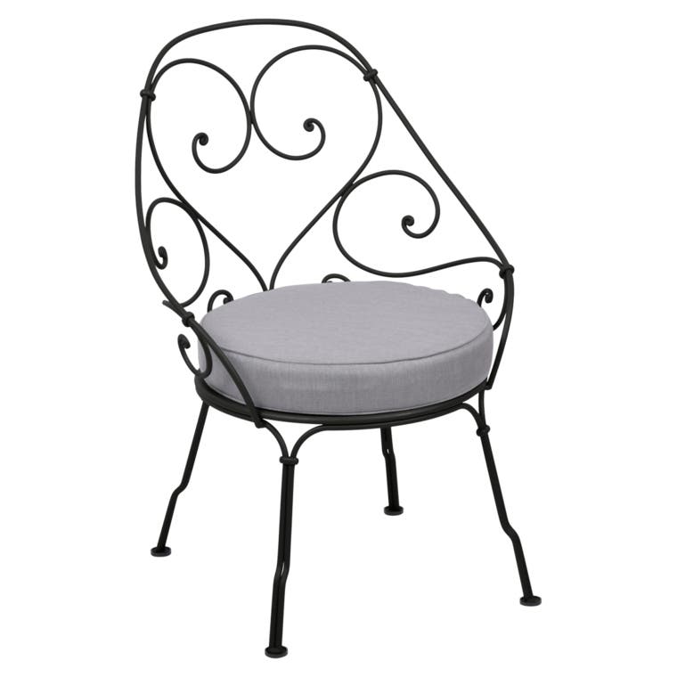 Fauteuil CABRIOLET de Fermob, Coussin Gris flanelle, Réglisse Fauteuil CABRIOLET de Fermob, Coussin Gris flanelle, Réglisse