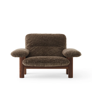 Fauteuil lounge BRASILIA Sheepskin, Structure en chêne foncé, Sheepskin root