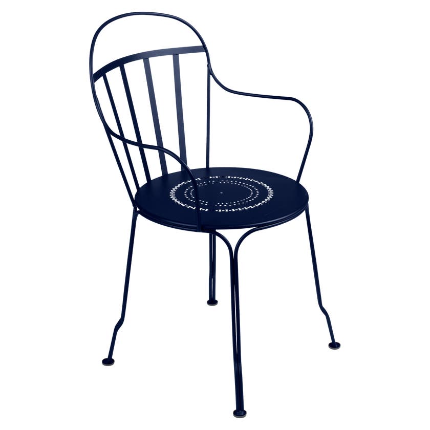 Fauteuil LOUVRE de Fermob, Bleu abysse Fauteuil LOUVRE de Fermob, Bleu abysse