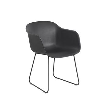 Fauteuil FIBER pieds luge de Muuto, Noir