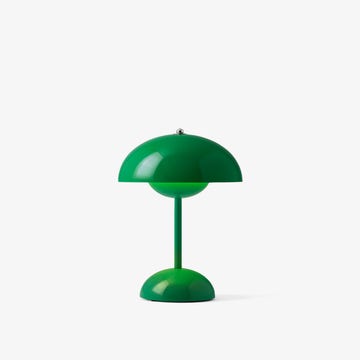 Lampe portable et rechargeable FLOWERPOT VP9 de &Tradition, Signal green