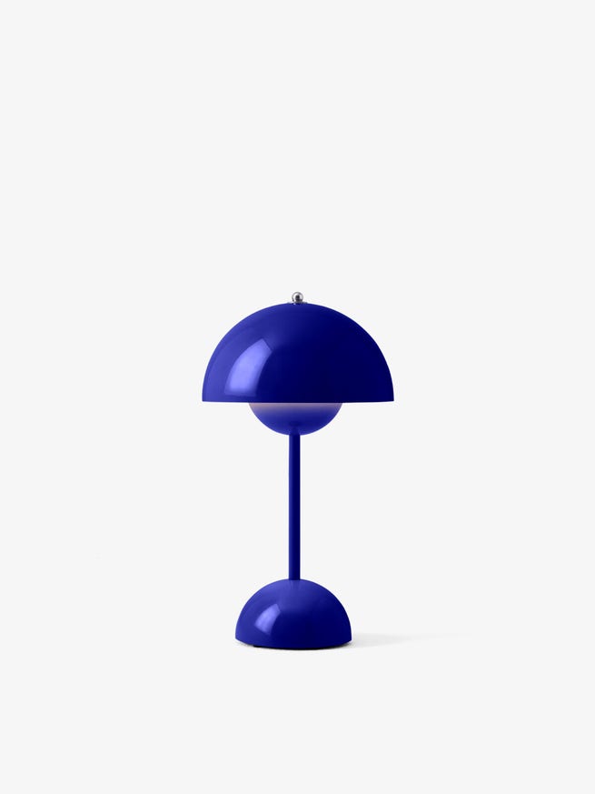 Lampe portable et rechargeable FLOWERPOT VP9 de &Tradition, Bleu cobalt Lampe portable et rechargeable FLOWERPOT VP9 de &Tradition, Bleu cobalt