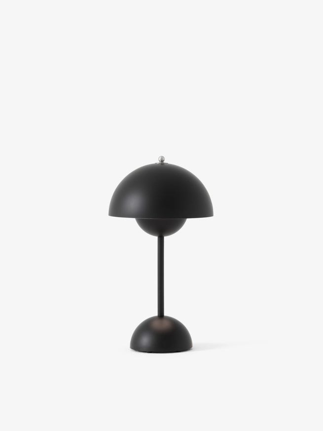 Lampe portable et rechargeable FLOWERPOT VP9 de &Tradition, Noir mat Lampe portable et rechargeable FLOWERPOT VP9 de &Tradition, Noir mat