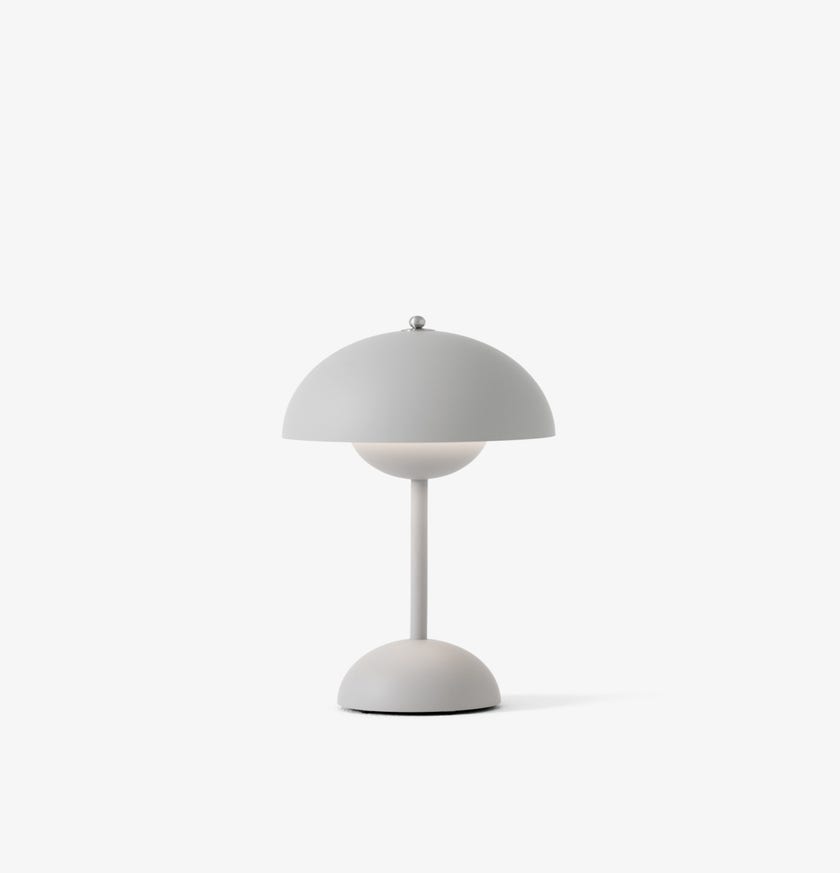 Lampe portable et rechargeable FLOWERPOT VP9 de &Tradition, gris clair mat