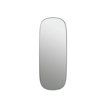 Miroir mural FRAMED MIRROR de Muuto, Large, Vert foncé/verre clair