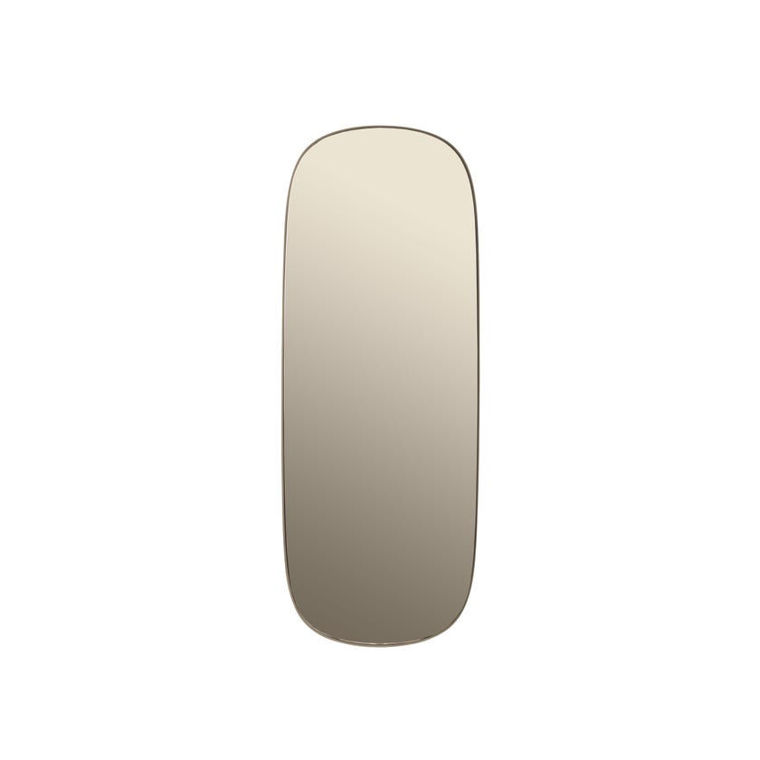 Miroir mural FRAMED MIRROR de Muuto, Large, Taupe/verre taupe Miroir mural FRAMED MIRROR de Muuto, Large, Taupe/verre taupe