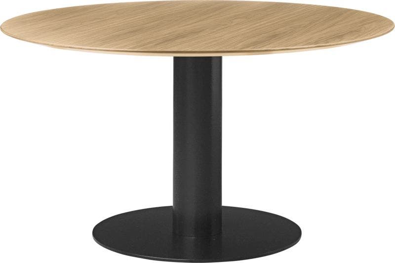 Table à manger 2.0 de Gubi, Ø 130 cm, Structure noire, Chêne Table à manger 2.0 de Gubi, Ø 130 cm, Structure noire, Chêne
