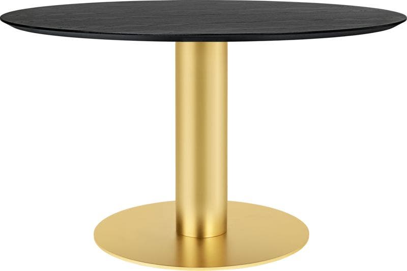 Table à manger 2.0 de Gubi, Ø 130 cm, Structure laiton, Black Stained Ash Semi Matt Lacquered Table à manger 2.0 de Gubi, Ø 130 cm, Structure laiton, Black Stained Ash Semi Matt Lacquered