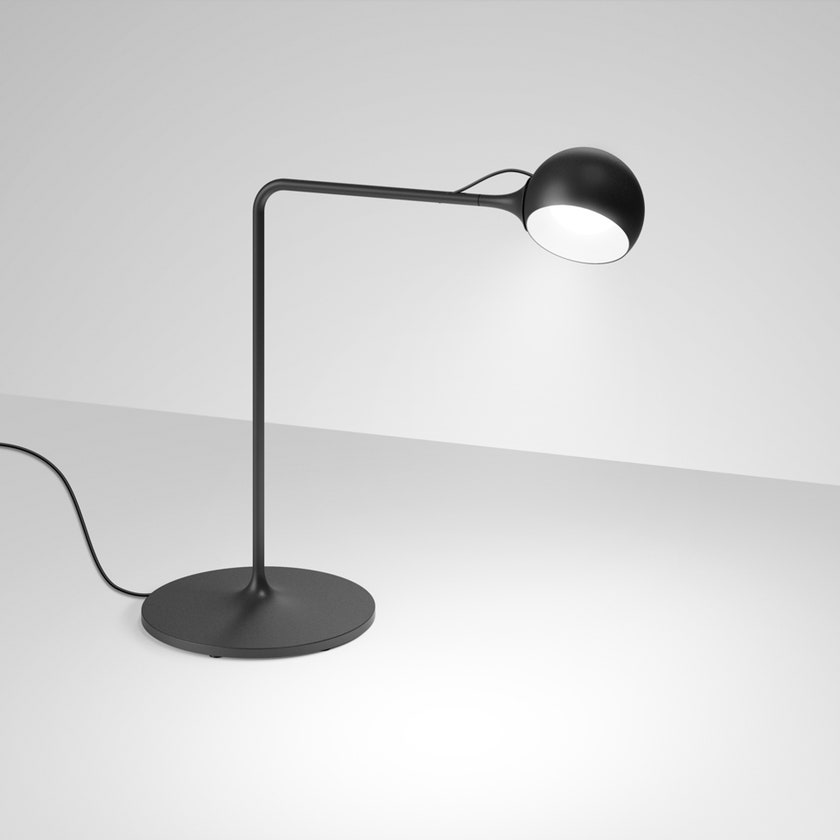 Lampe de table IXA de Artemide, Charcoal Lampe de table IXA de Artemide, Charcoal