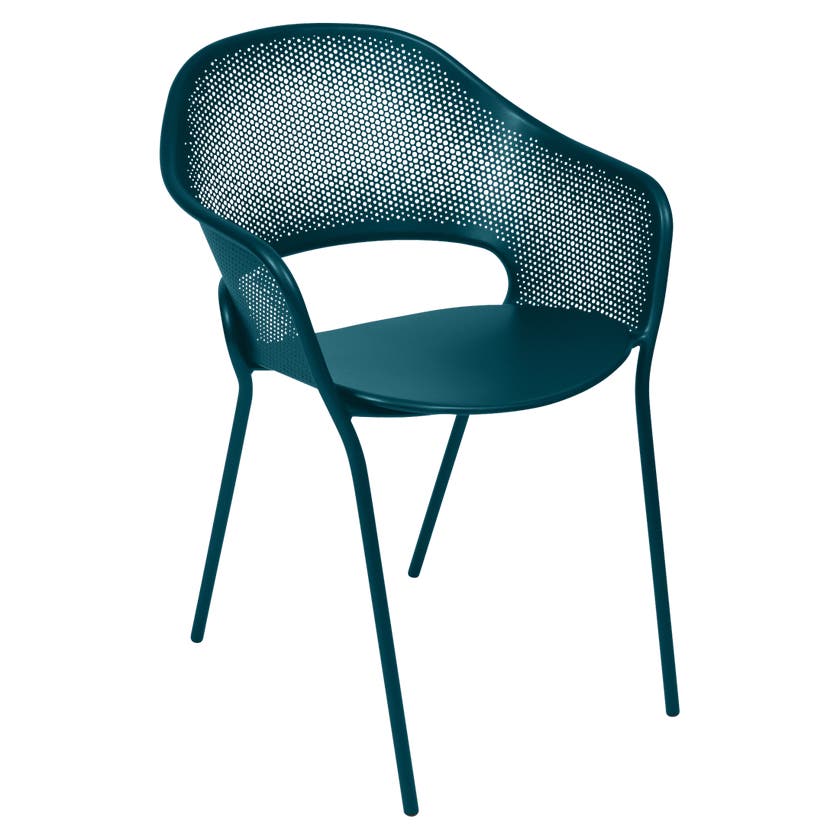 Fauteuil KATE de Fermob, bleu acapulco Fauteuil KATE de Fermob, bleu acapulco