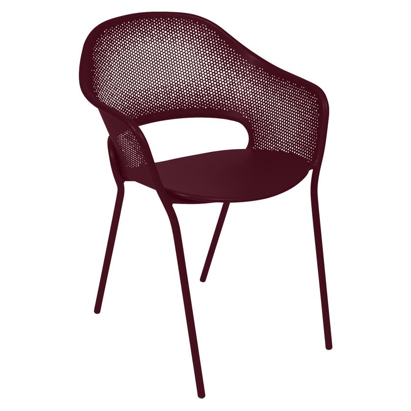 Fauteuil KATE de Fermob, Cerise noire Fauteuil KATE de Fermob, Cerise noire