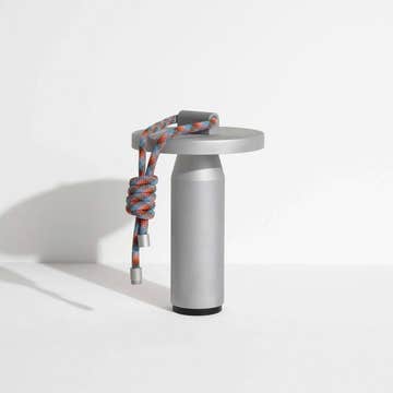 Lampe portable QUASAR de Petite Friture, Aluminium