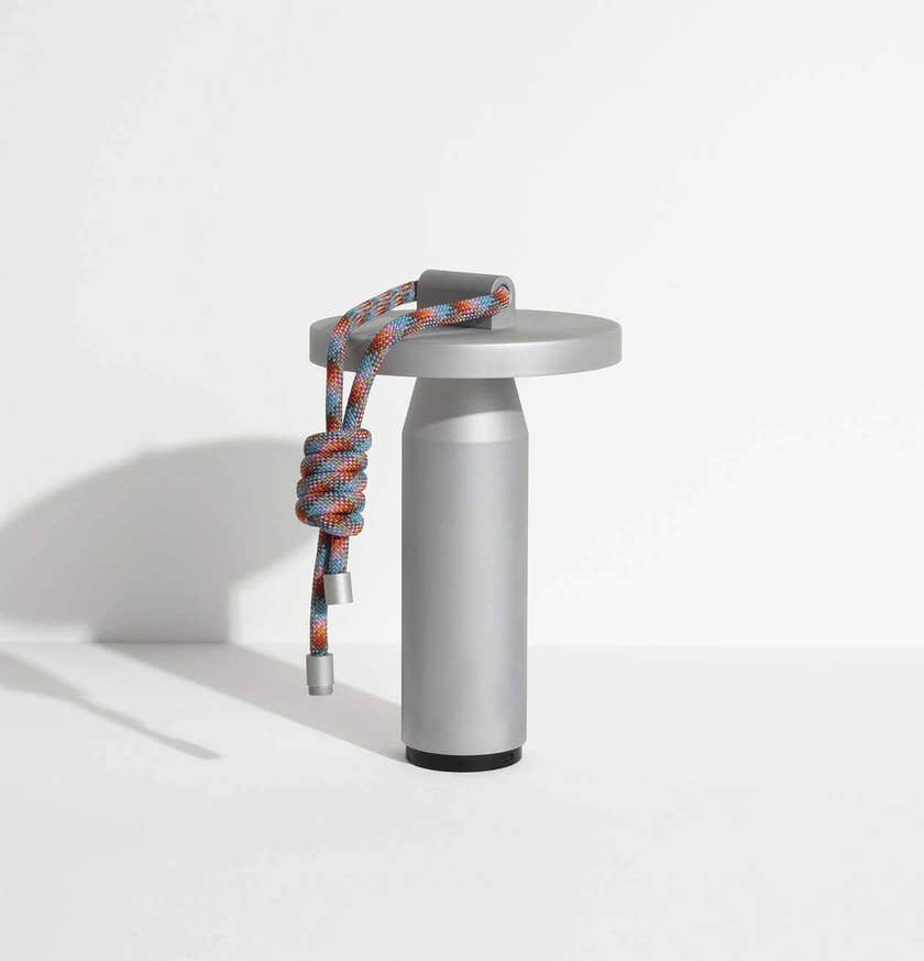 Lampe portable QUASAR de Petite Friture, Aluminium