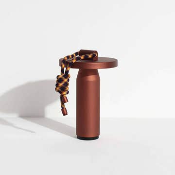 Lampe portable QUASAR de Petite Friture, Sienne Naturelle