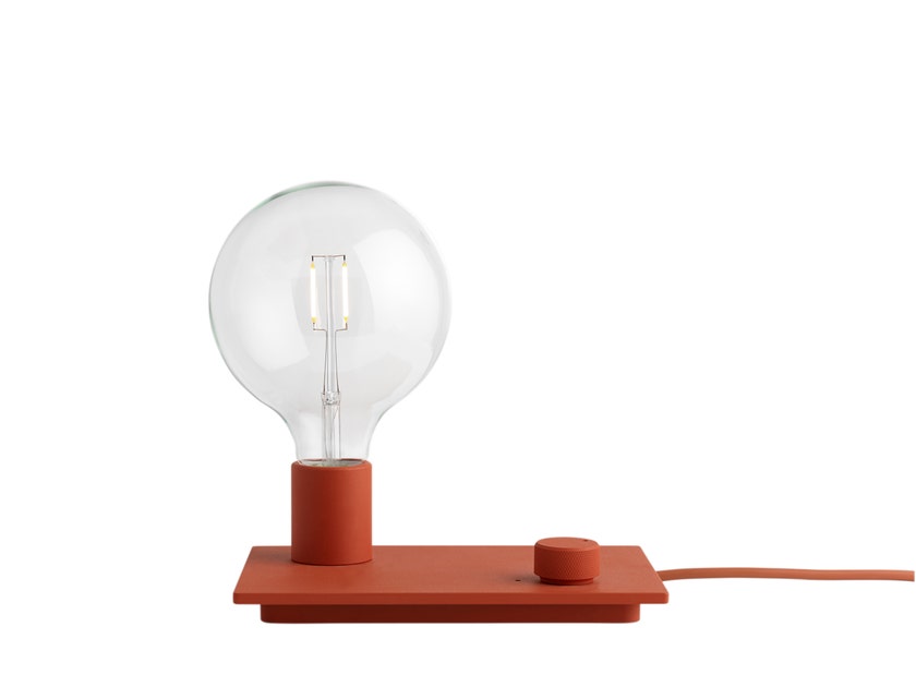 Lampe à poser CONTROL de Muuto, Rouge Lampe à poser CONTROL de Muuto, Rouge