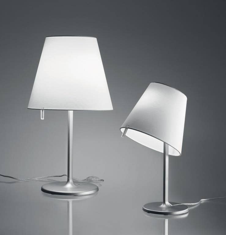 Lampe MELAMPO TAVALO d'Artemide gris aluminium
