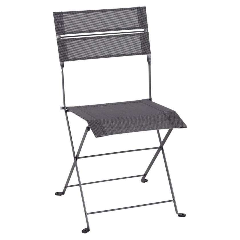 Chaise pliante LATITUDE MONOCHROME de Fermob, Carbone Stéréo Chaise pliante LATITUDE MONOCHROME de Fermob, Carbone Stéréo
