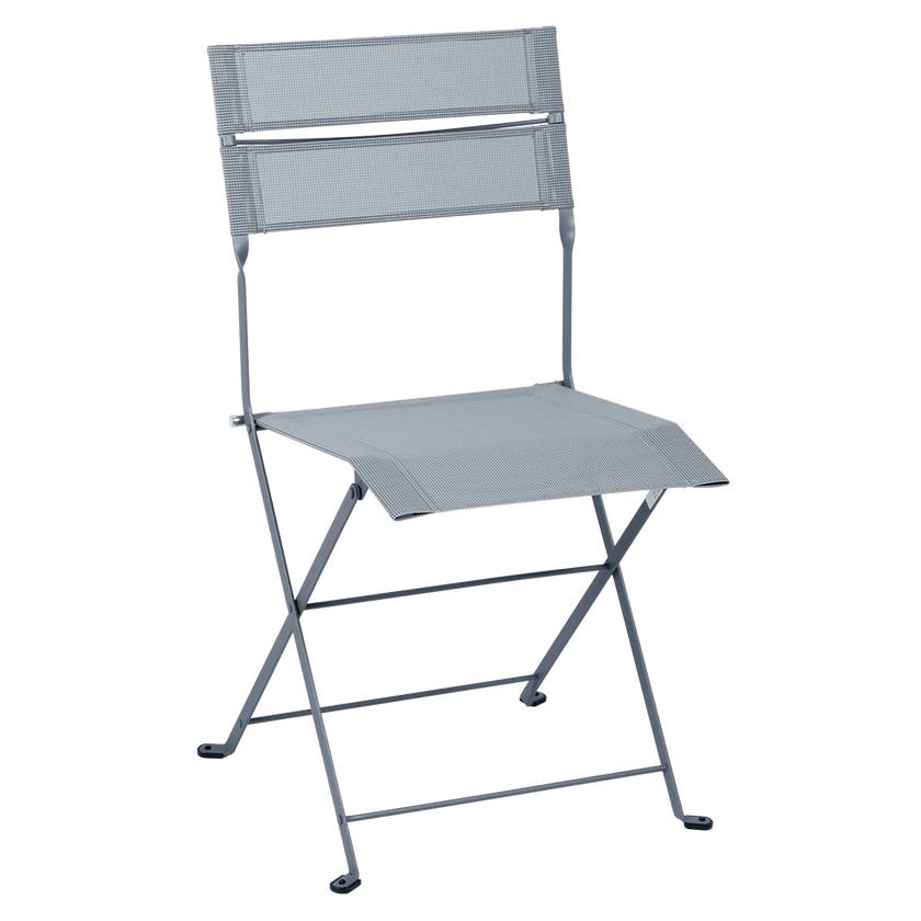Chaise pliante LATITUDE MONOCHROME de Fermob, Gris orage Stéréo Chaise pliante LATITUDE MONOCHROME de Fermob, Gris orage Stéréo