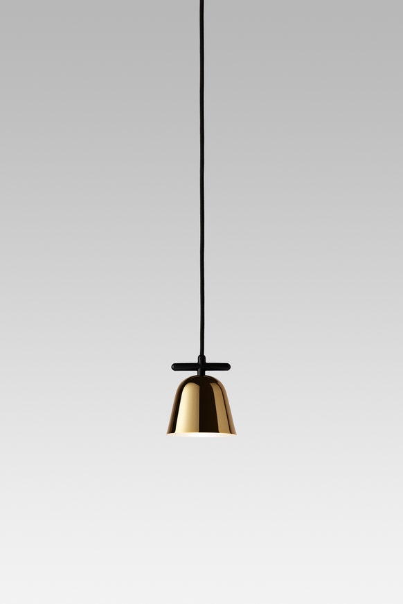 Suspension LIGHTO T PE NOIR MAT - COUPE EN BRILLANT DORÉ de Parachilna Suspension LIGHTO T PE NOIR MAT - COUPE EN BRILLANT DORÉ de Parachilna