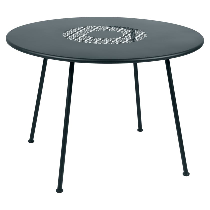 Table ronde LORETTE Ø.110 cm de Fermob, Gris orage Table ronde LORETTE Ø.110 cm de Fermob, Gris orage