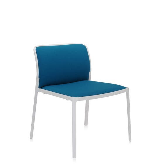 Chaise AUDREY SOFT de Kartell, Bleu Octane, Structure blanche