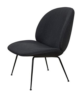 Fauteuil lounge BEETLE avec pieds noir de Gubi, Anthracite Fauteuil lounge BEETLE avec pieds noir de Gubi, Anthracite